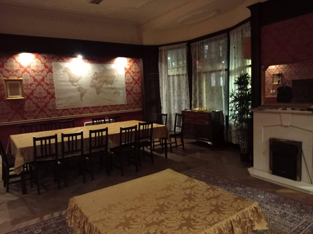 Mansion Room at Riddle Rooms Glasgow Escape Room